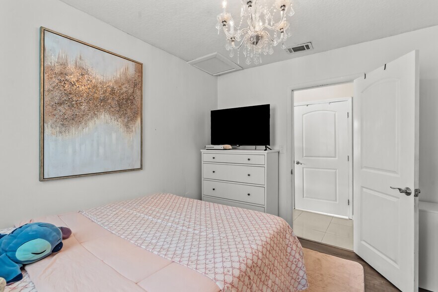 More Photos Of 1887 Mayport Rd, Atlantic Beach Freestanding For Sale