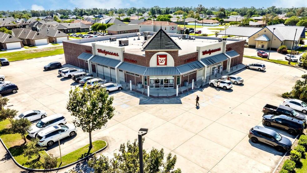 Primary Photo Of 1415 Saint Charles St, Houma Drugstore For Sale