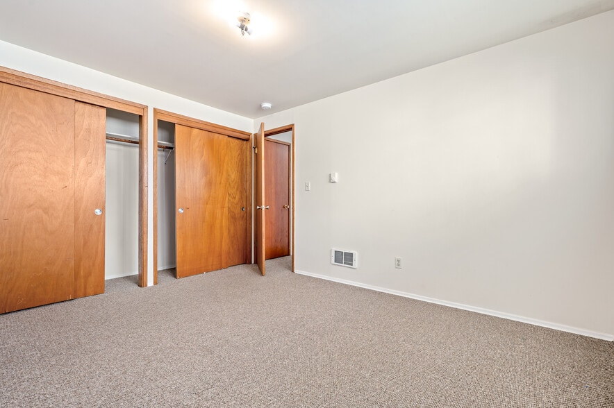 More Photos Of 633 W Emerson St, Seattle Multifamily For Sale