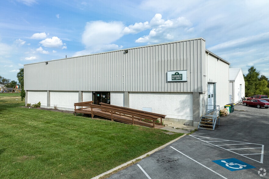 Primary Photo Of 1000 E Santa Fe St, Gardner Warehouse For Sale