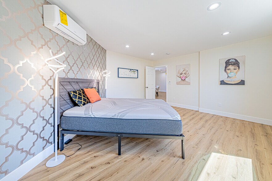 More Photos Of 5633 La Mirada Ave, Los Angeles Apartments For Sale