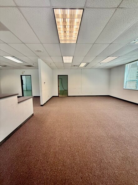 More Photos Of 333 Crown Point Cir, Grass Valley Office For Lease