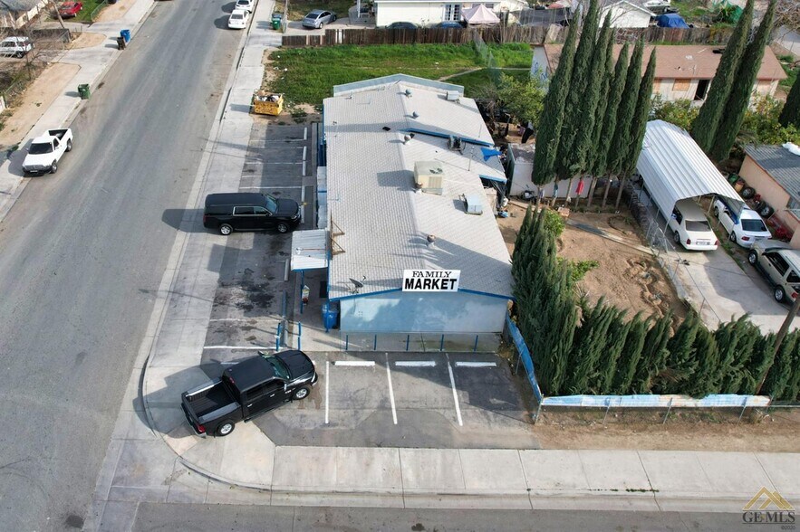 20819 Francis, Richgrove, CA 93261 Convenience Store For Sale