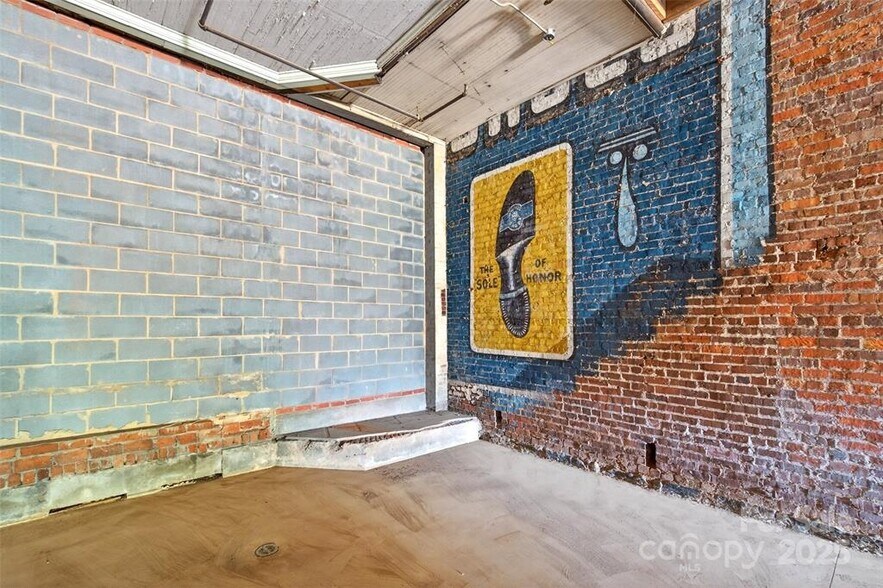 More Photos Of 47 Catawba ave, Old Fort Flex For Sale