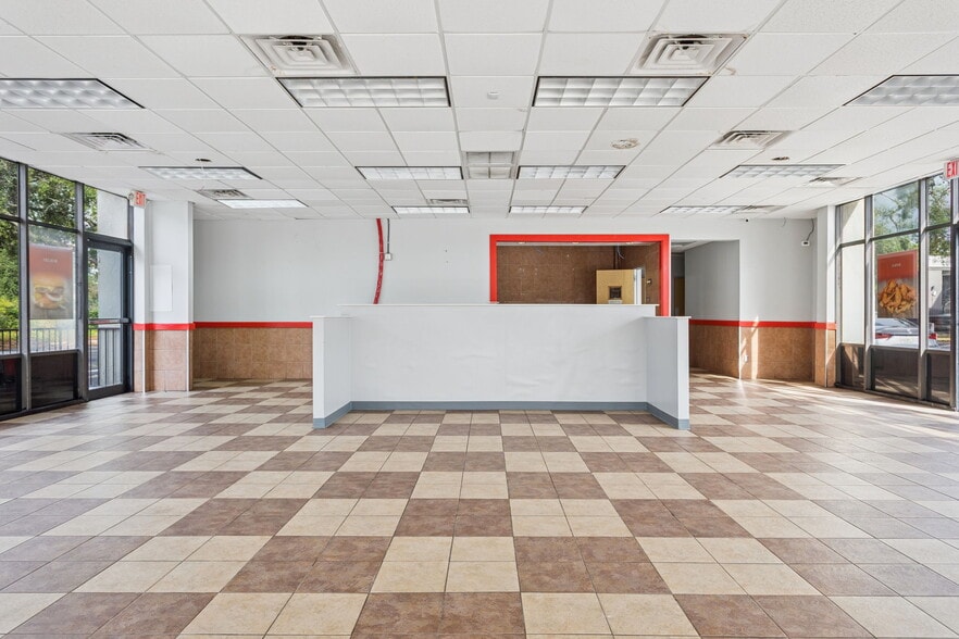 More Photos Of 6620 E Dr Martin Luther King Jr Blvd, Tampa Freestanding For Sale