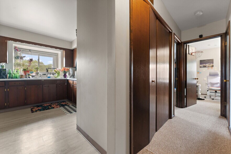 More Photos Of 250 N Main St, Crown Point Office For Sale