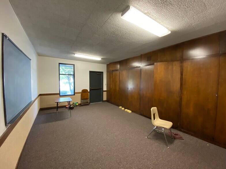 More Photos Of 7045 Farralone Ave, Canoga Park Religious Facility For Sale