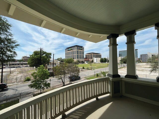 More Photos Of 1606 N Alamo St, San Antonio Office For Lease