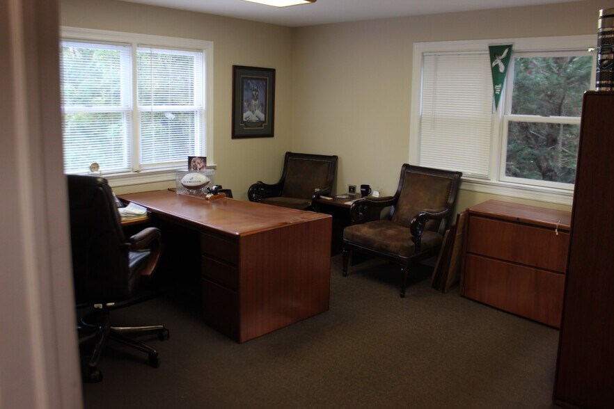 More Photos Of 205 State Route 31 N, Washington Office Residential For Sale