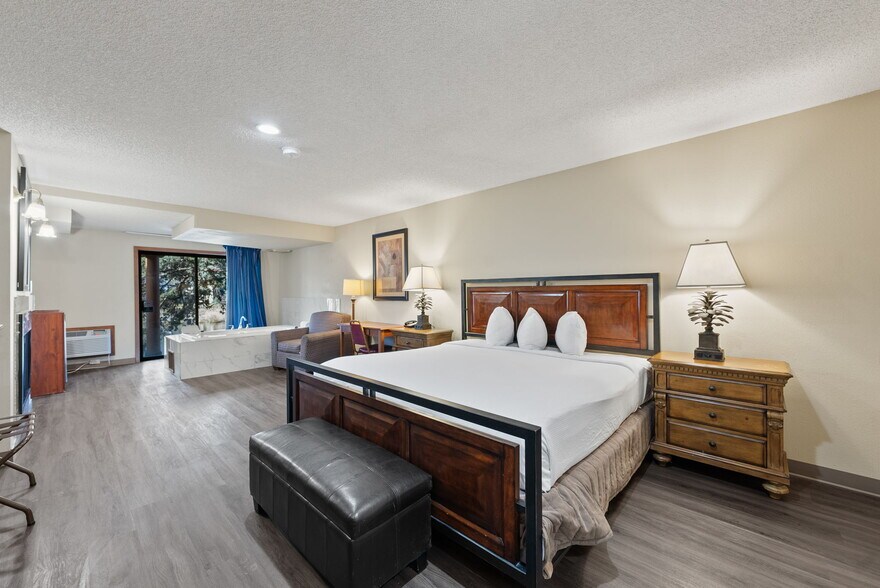 More Photos Of 3105 NE O. B. Riley Rd, Bend Hotel For Sale