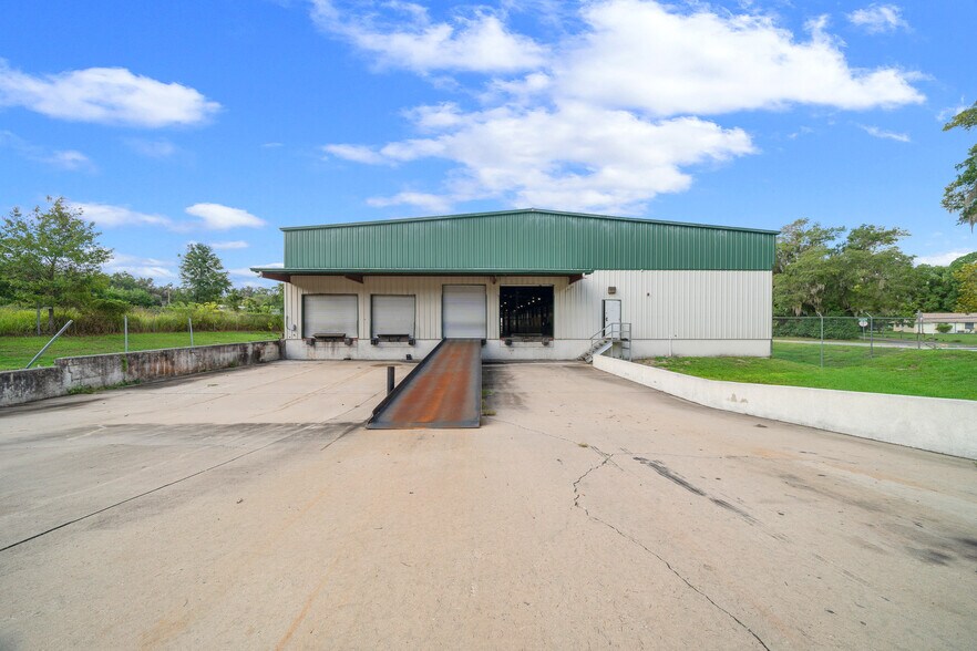 More Photos Of 1056 NE 16th St, Ocala Industrial For Lease
