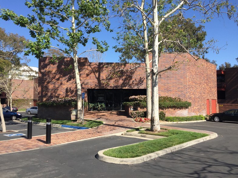 More Photos Of 5 Upper Newport Plaza Dr, Newport Beach Office For Lease