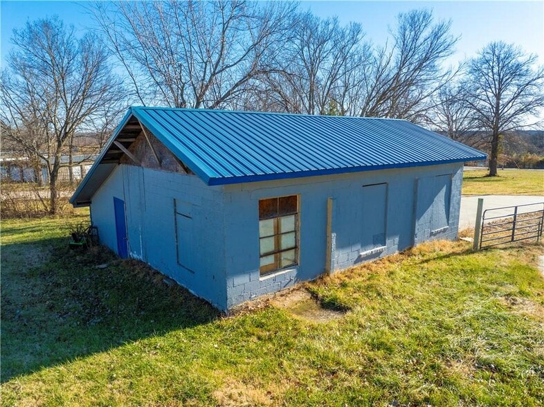 More Photos Of 13612 Stillwell Rd, Bonner Springs Auto Salvage Facility For Sale