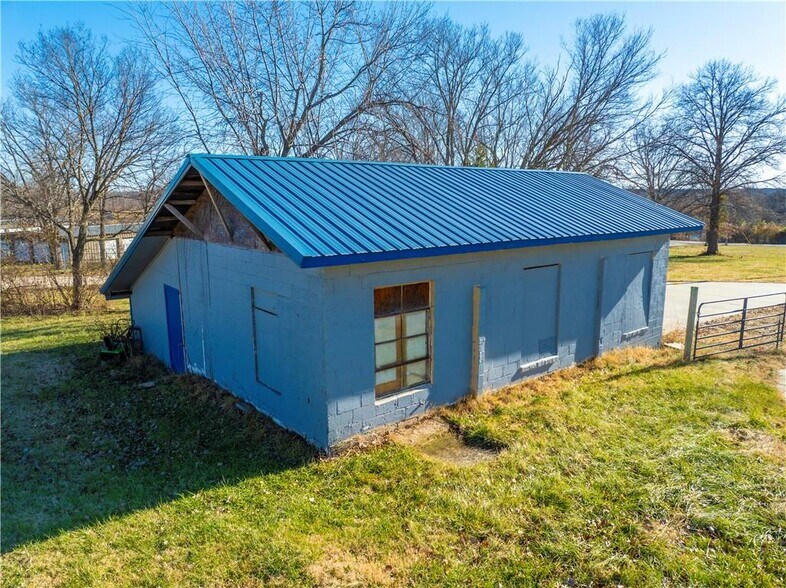 More Photos Of 13612 Stillwell Rd, Bonner Springs Auto Salvage Facility For Sale