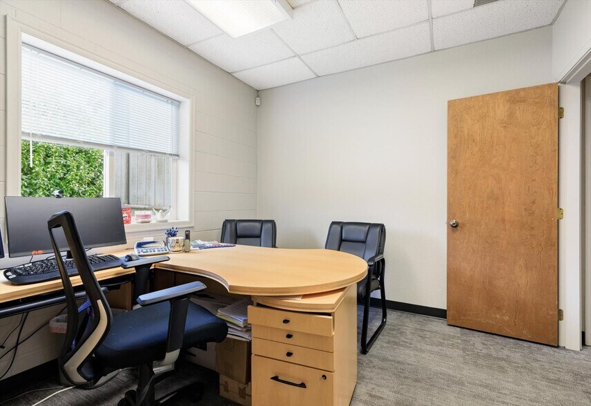 More Photos Of 5589 Harbor Road Rd, Freeland Office Residential For Sale