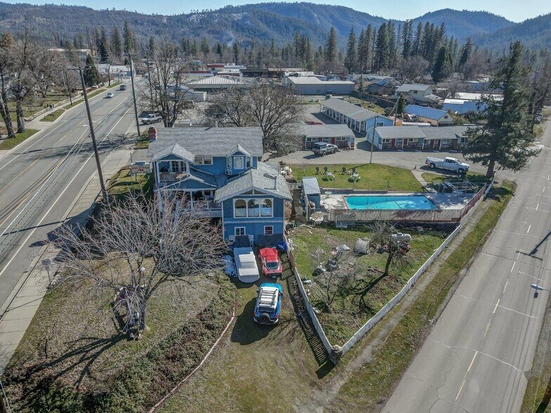 More Photos Of 718 Main St, Weaverville Hotel For Sale