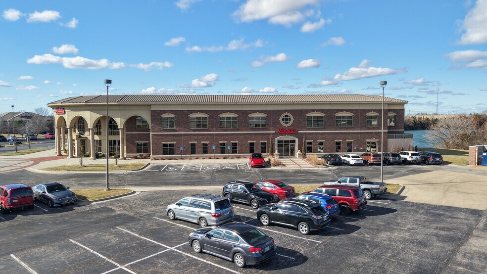 More Photos Of 3020 N Cypress Dr, Wichita Office For Lease