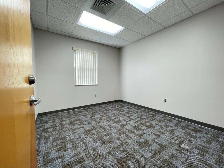More Photos Of 4703 NW 53rd Ave, Gainesville Office For Sale