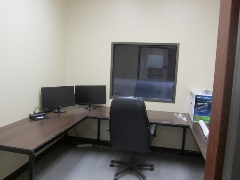 More Photos Of 101 45th St, Corpus Christi Distribution For Lease