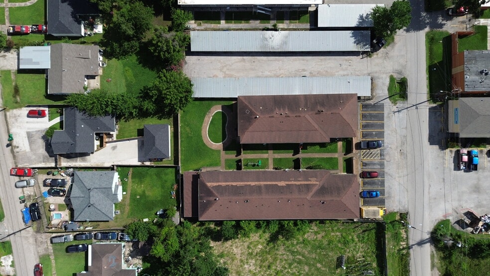 More Photos Of 3046 Golfcrest Blvd, Houston Apartments For Sale