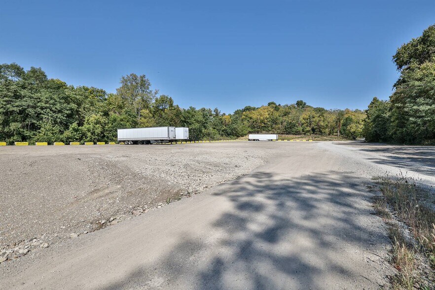 More Photos Of 4450 Monroe St, Hooven Truck Terminal For Sale