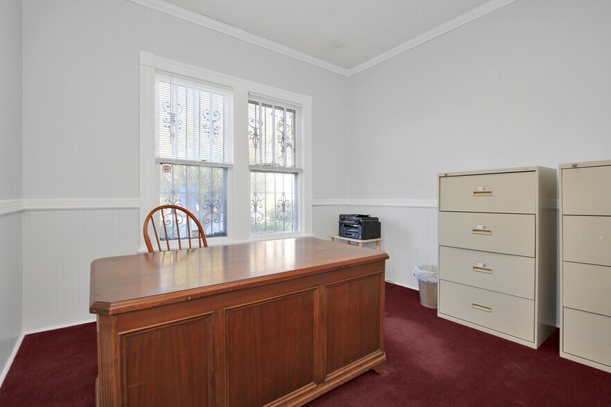 More Photos Of 115 S Cool Spring St, Fayetteville Office For Lease