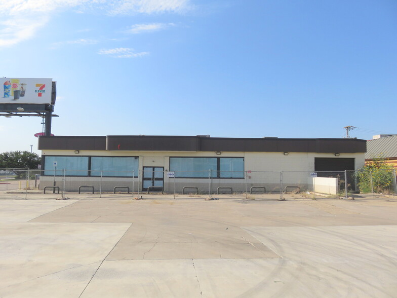 Primary Photo Of 898 NE Alsbury Blvd, Burleson Convenience Store For Sale