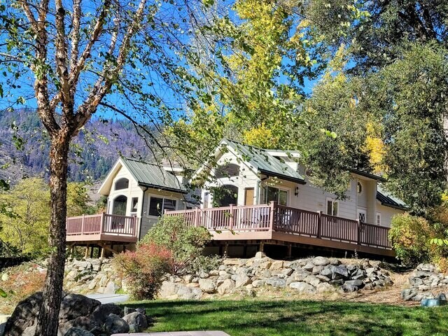 More Photos Of 31301 State Highway 299, Junction City Hotel For Sale