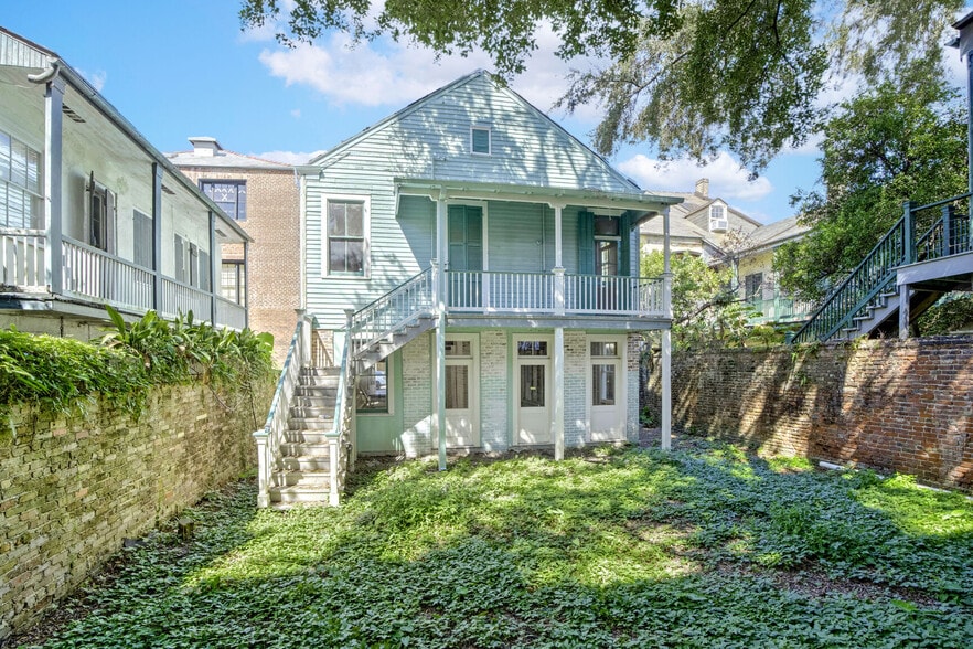 More Photos Of 818 Royal St, New Orleans Freestanding For Lease