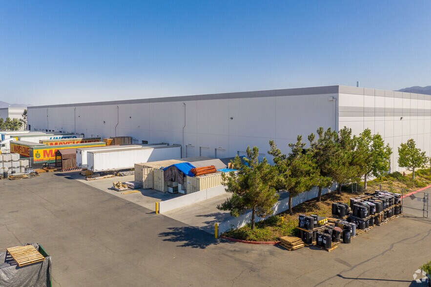 More Photos Of 1320 Air Wing Rd, San Diego Distribution For Lease