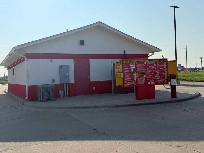 More Photos Of 201 N Cliff Ave, Harrisburg Fast Food For Sale