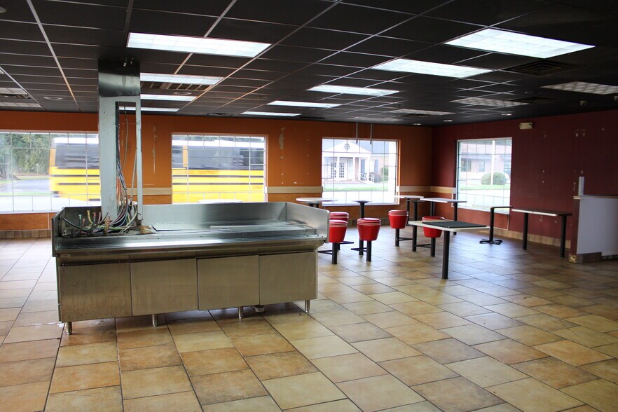 More Photos Of 2707 W 28th Ave, Pine Bluff Fast Food For Lease