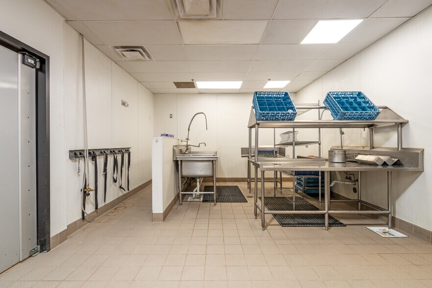 More Photos Of 500 Market St, Santa Fe Storefront Retail Office For Lease