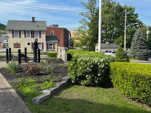 More Photos Of 233 Main St, Highland Falls General Retail For Sale