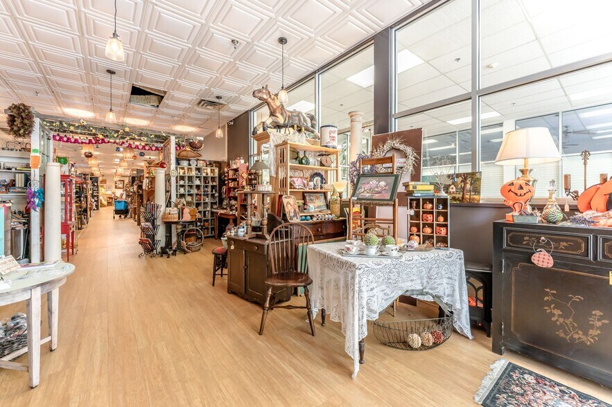 More Photos Of 25 E Washington Ave, Washington Storefront For Sale