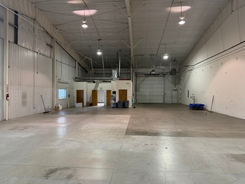 More Photos Of 624 Atchison Way, Castle Rock Flex For Lease