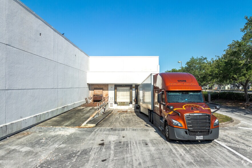 More Photos Of 231-470 Citi Centre St, Winter Haven Freestanding For Lease