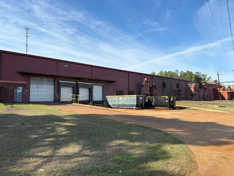 More Photos Of 400 E Industrial Park Rd, Holly Springs Manufacturing For Lease