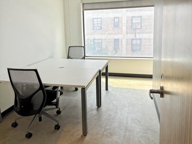 More Photos Of 5113 S Harper Ave, Chicago Coworking Space