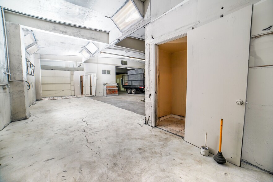 More Photos Of 343 N Clark Ave, Pomona Warehouse For Sale