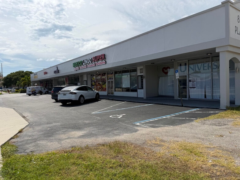 More Photos Of 814 Court St, Clearwater Storefront For Lease