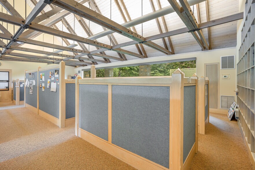 More Photos Of 1910 Harrington Dr, Lancaster Office For Sale