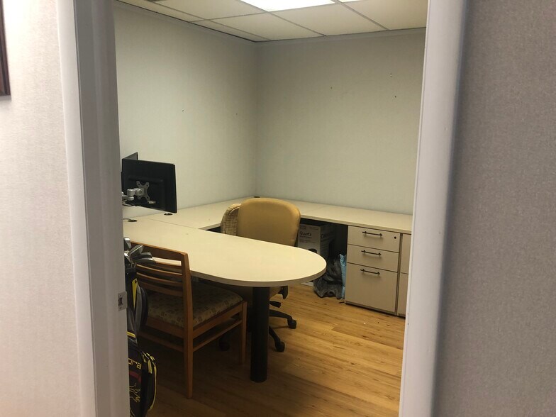 More Photos Of 271 US Highway 46, Fairfield Office For Lease