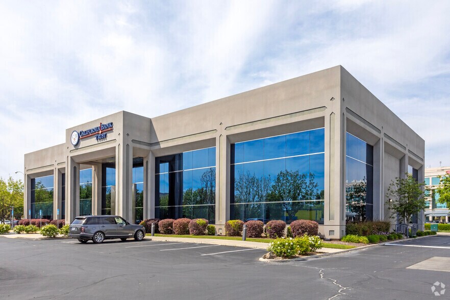 More Photos Of 7060 N Fresno St, Fresno Office For Lease