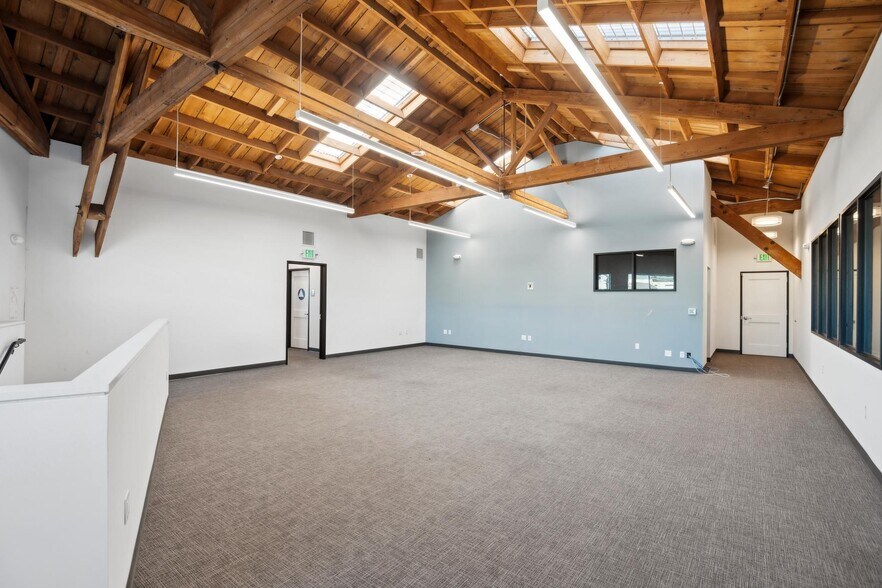 More Photos Of 1000 Calcot Pl, Oakland Warehouse For Lease