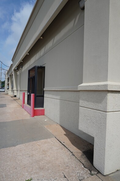 More Photos Of 4809-4817 E Douglas Ave, Wichita Storefront Retail Office For Lease