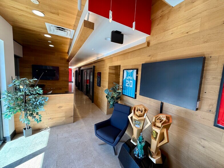 More Photos Of 2400 Webberville Rd, Austin Office For Lease