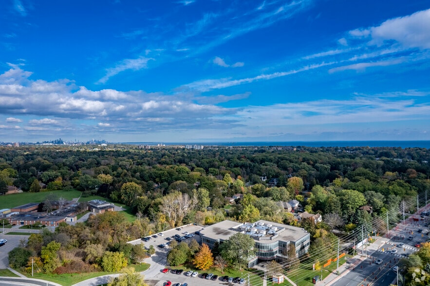 More Photos Of 1599 Hurontario St, Mississauga Office For Lease
