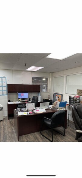 More Photos Of 2231 Whitfield Park Loop, Sarasota Warehouse For Sale