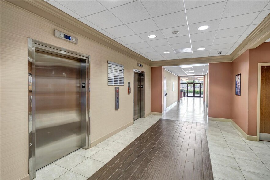 More Photos Of 4885 Riverside Dr, Macon-Bibb Office For Sale